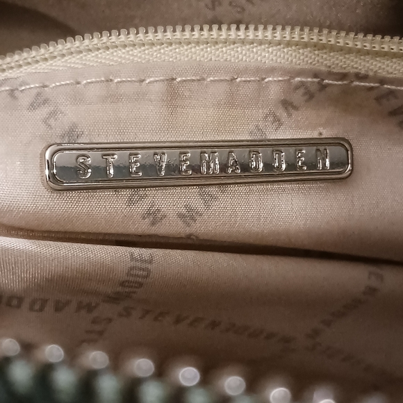 Like-New STEVE MADDEN Crossbody Bag - Picture 11 of 14